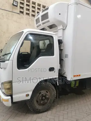 Isuzu NKR 2016