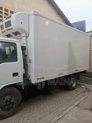 Isuzu NKR 2016