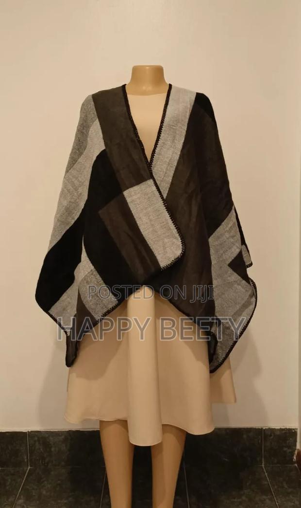 *Women's Geometric Wrap Shawl/Poncho* - thumbnail 4