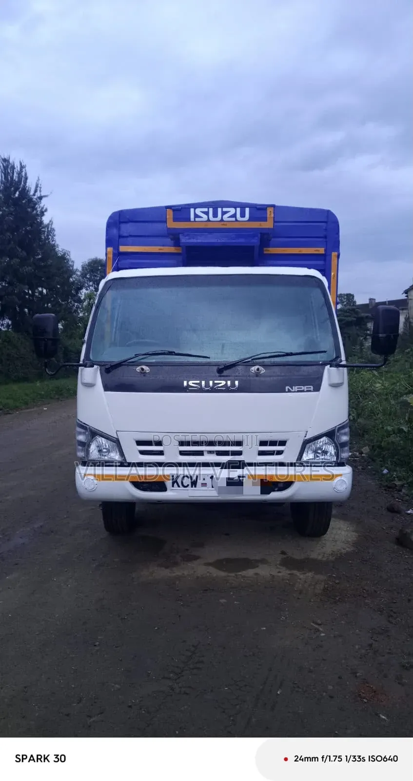 Isuzu NPR 2019 White