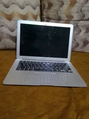 Laptop Apple MacBook Air 4GB Intel Core i5 SSD 512GB