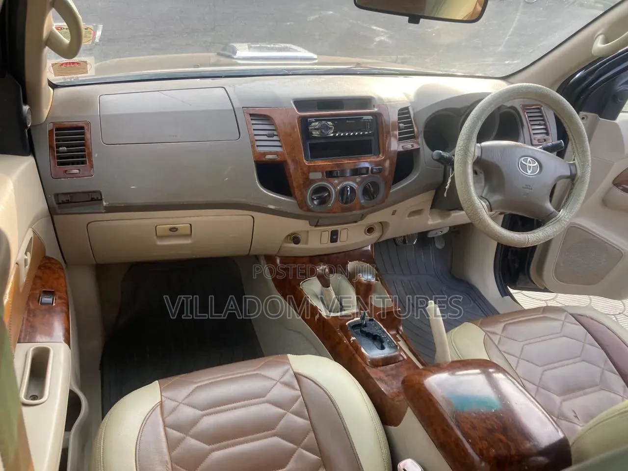 Toyota Hilux 2010 Black