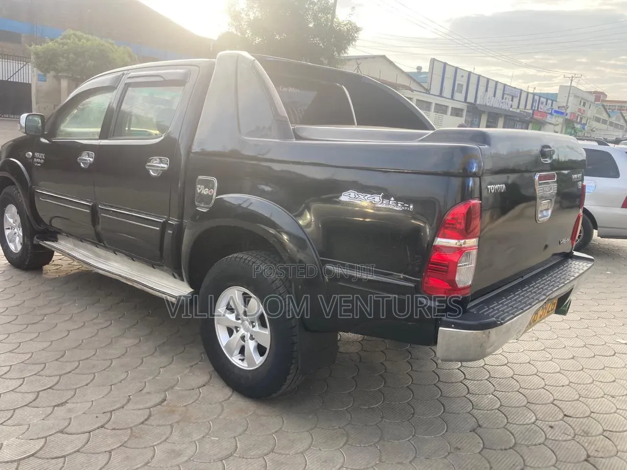 Toyota Hilux 2010 Black
