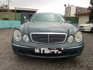 Mercedes-Benz E200 2005 Blue