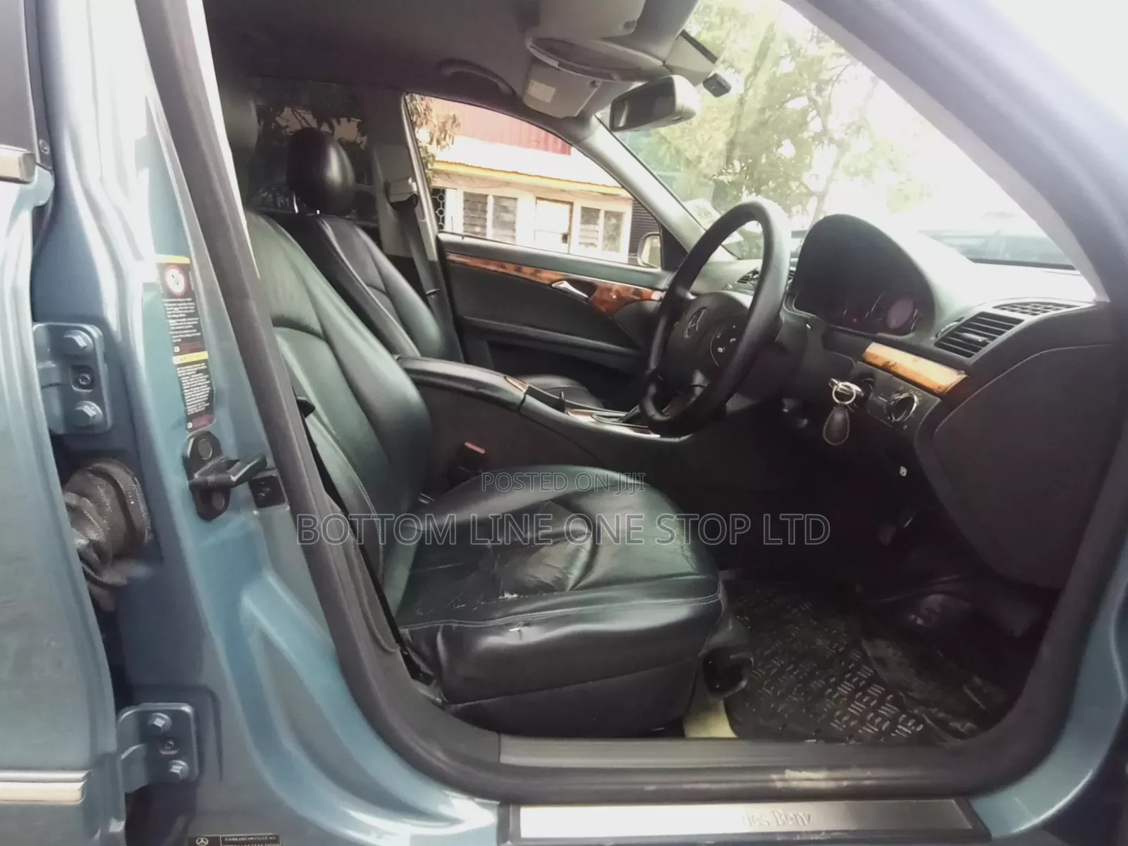 Mercedes-Benz E200 2005 Blue