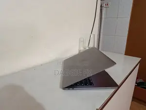 Laptop Apple MacBook Pro 2017 8GB Intel Core i5 SSD 256GB