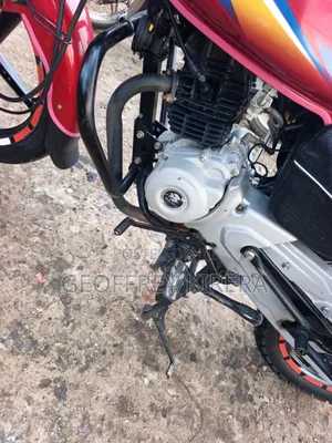 Bajaj Boxer 125 2025 Red
