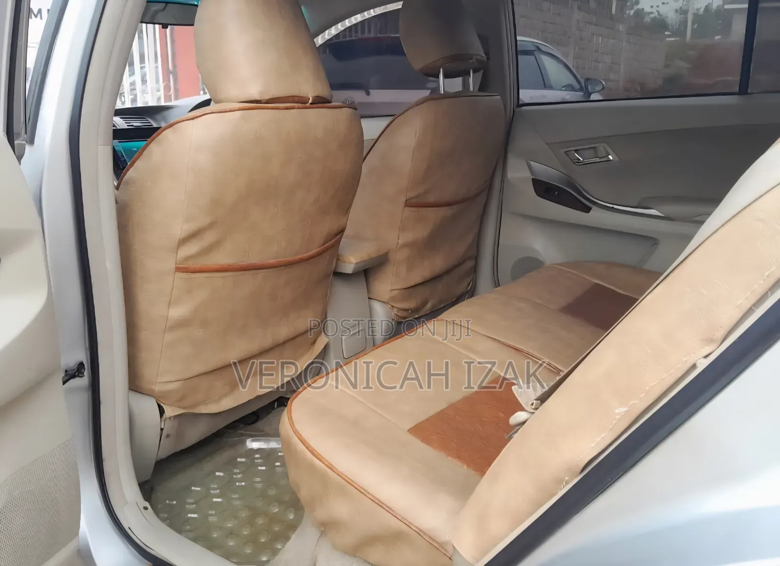 Toyota Premio 2012 Silver