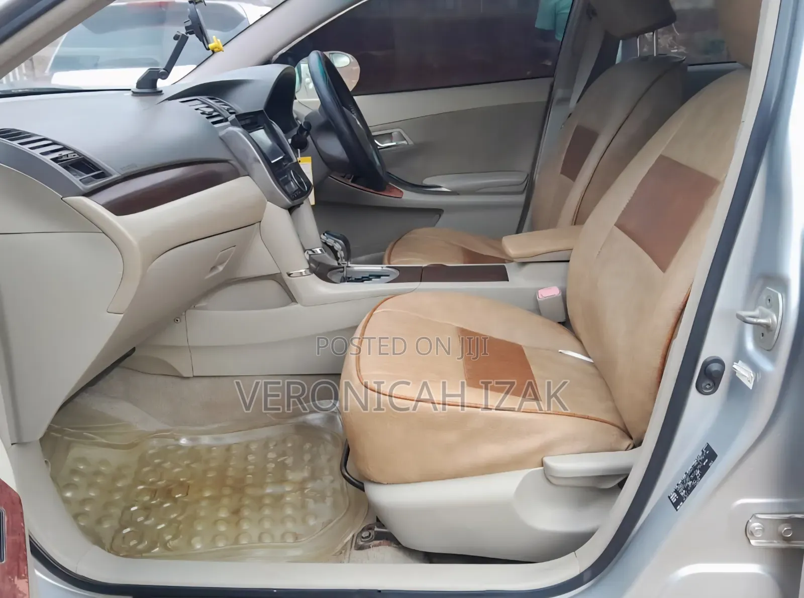 Toyota Premio 2012 Silver