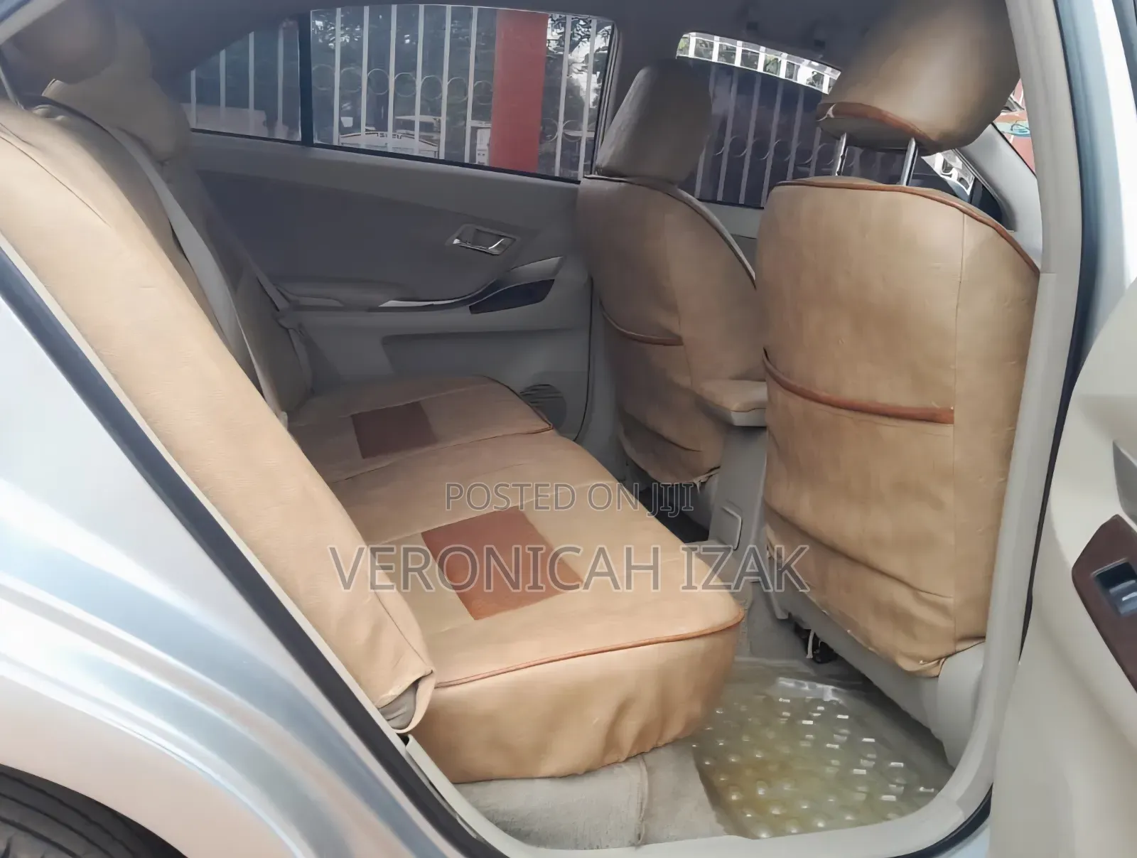 Toyota Premio 2012 Silver
