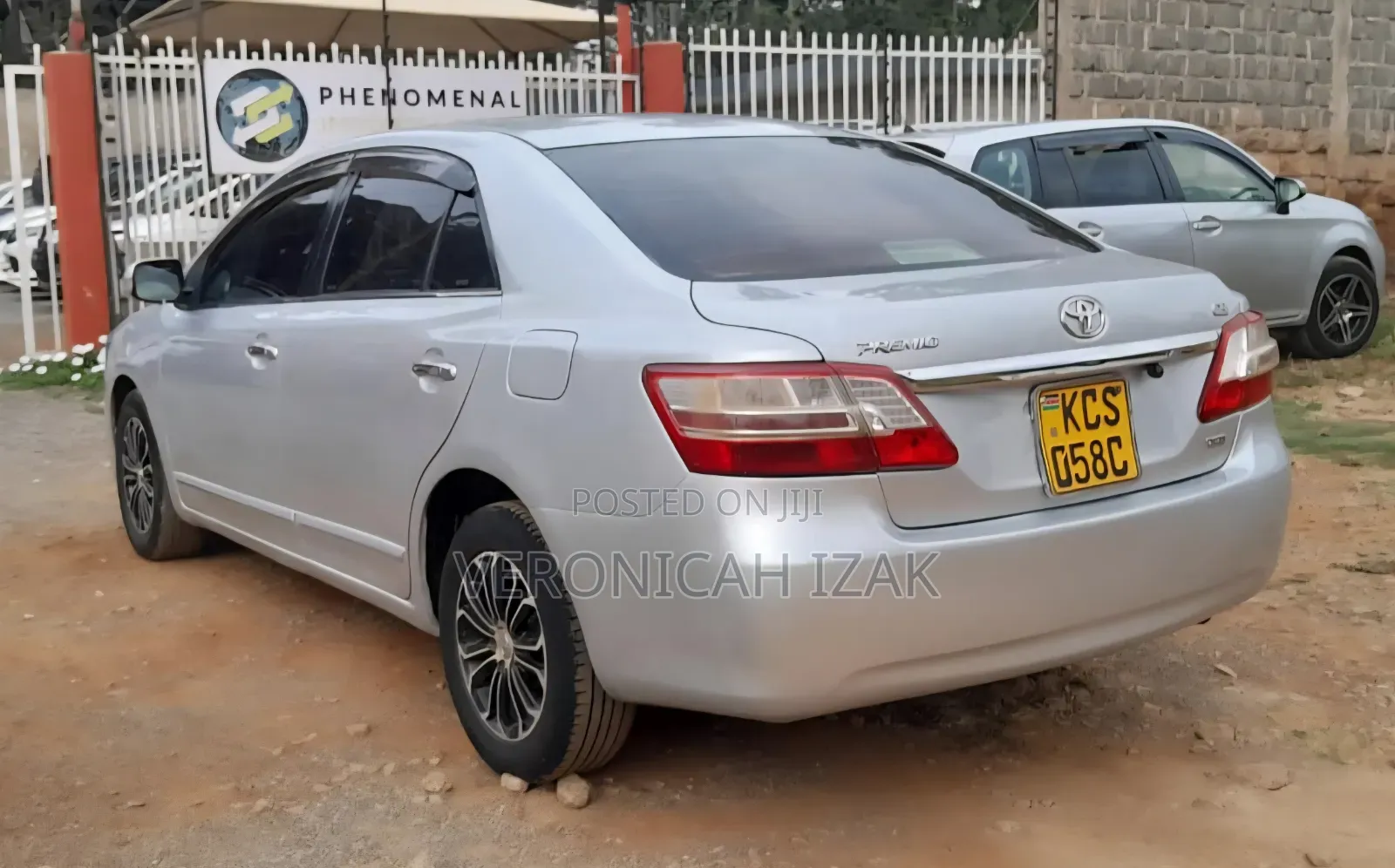 Toyota Premio 2012 Silver