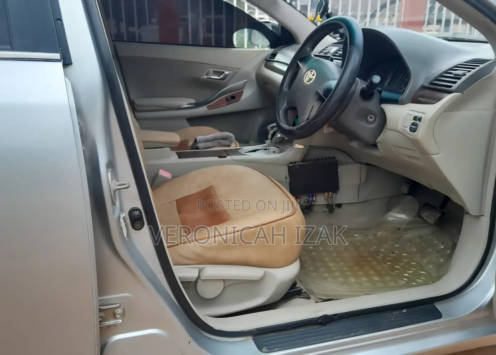 Toyota Premio 2012 Silver