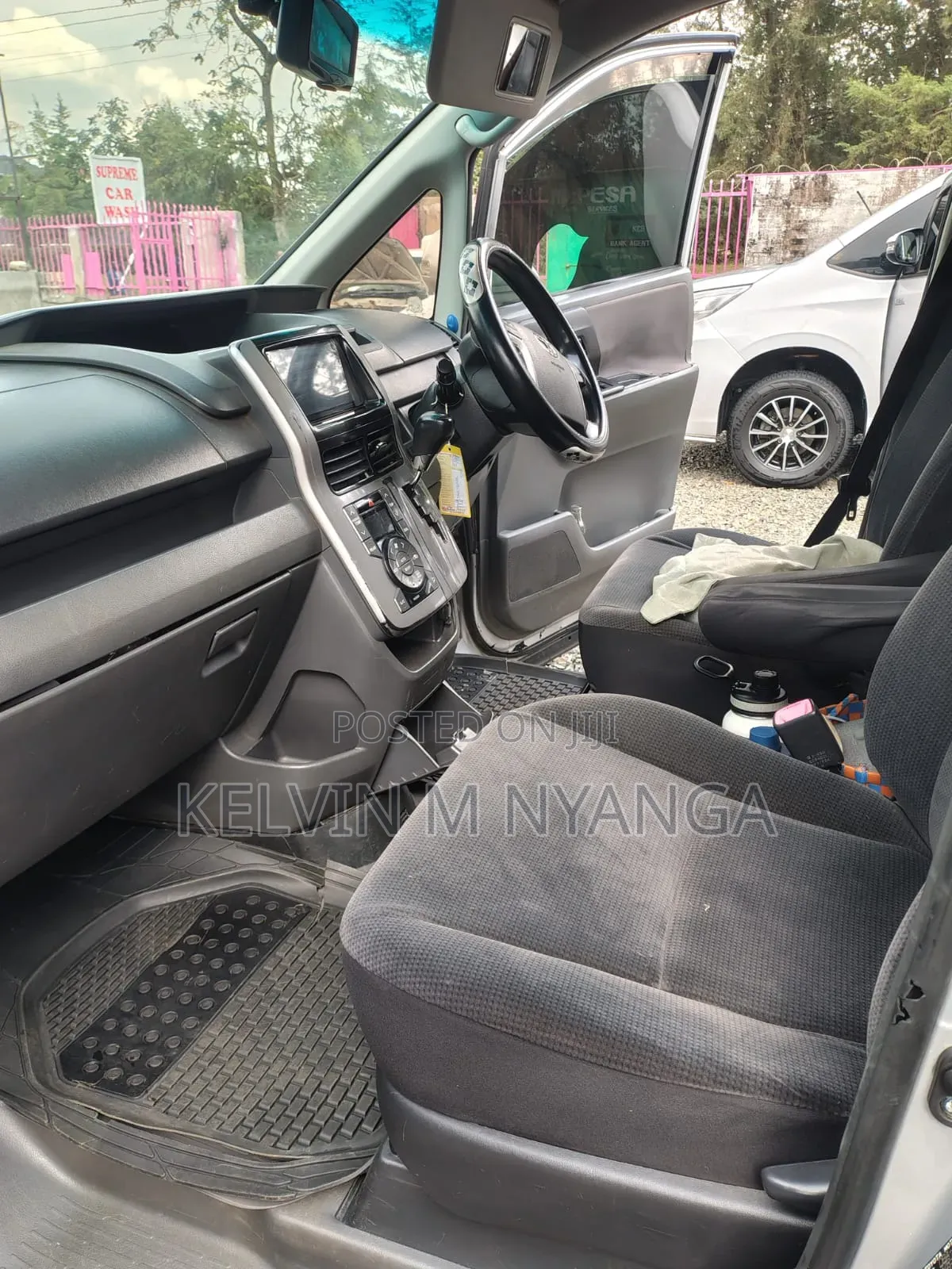 Toyota Noah 2011 Silver