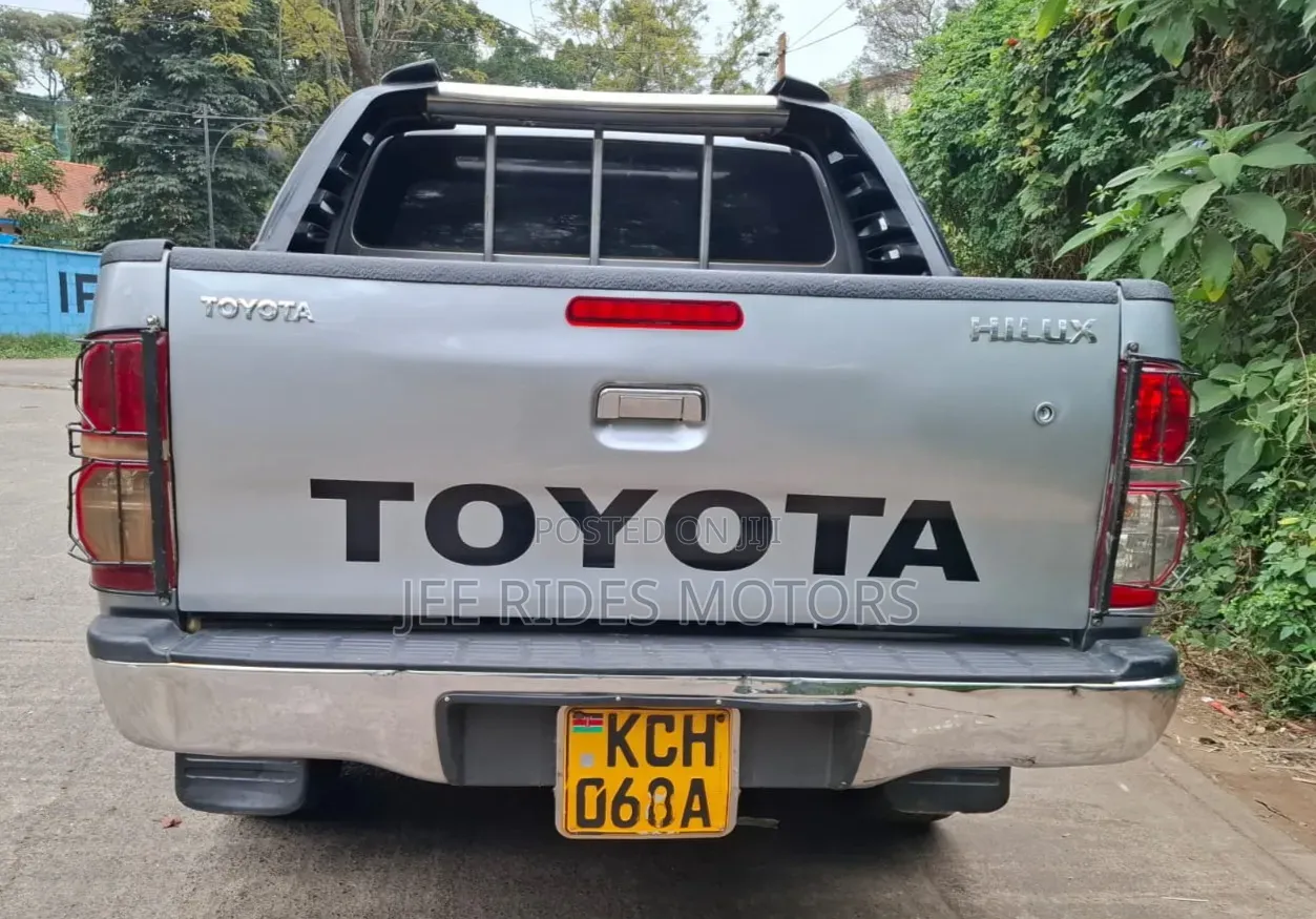 Toyota Hilux 2015 Gray