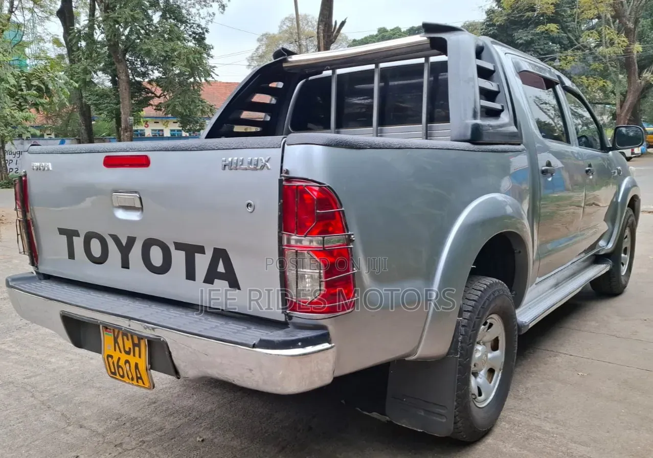 Toyota Hilux 2015 Gray