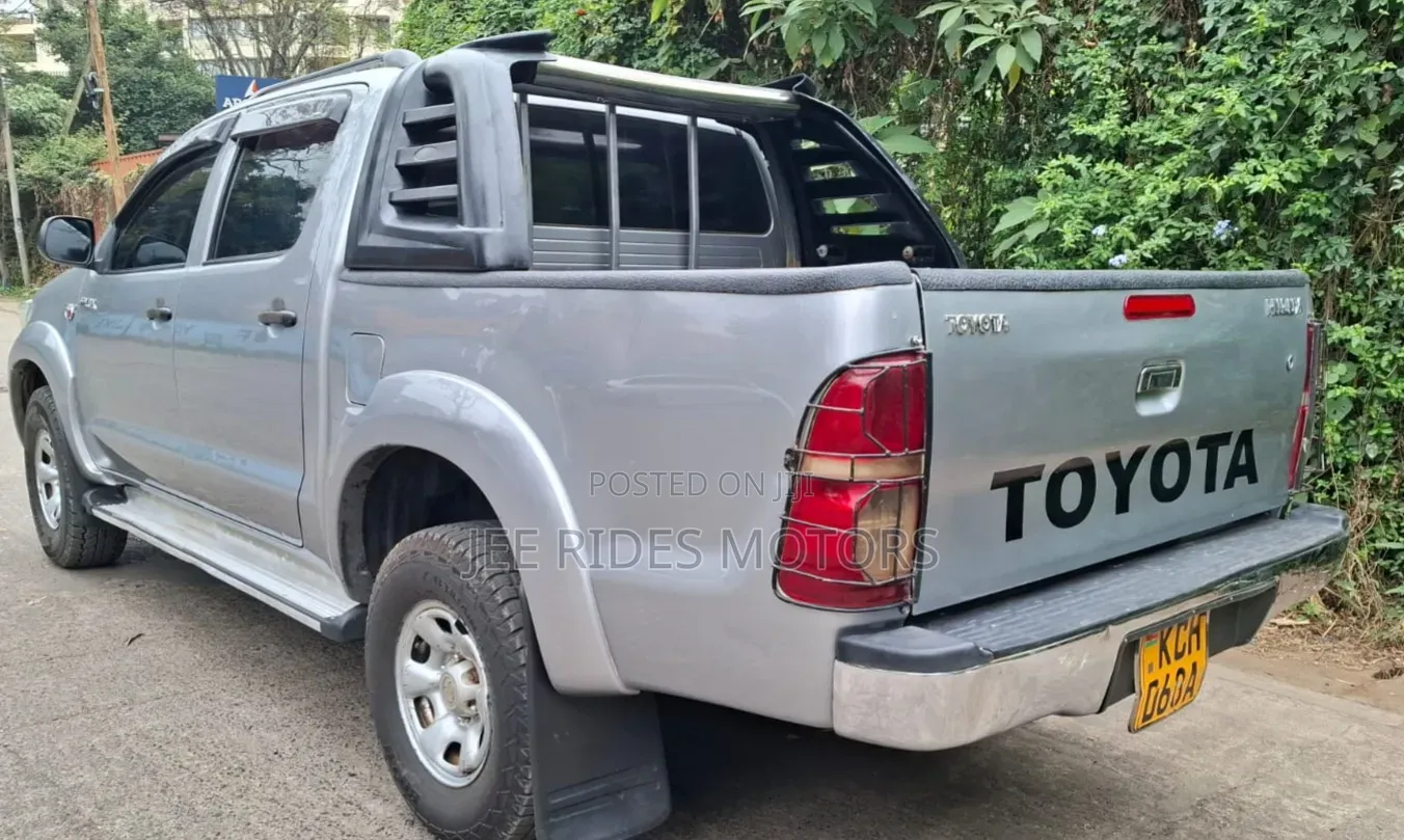 Toyota Hilux 2015 Gray