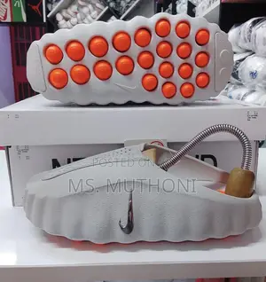 Nike Mind 001 Slides / Pre-Game Mules