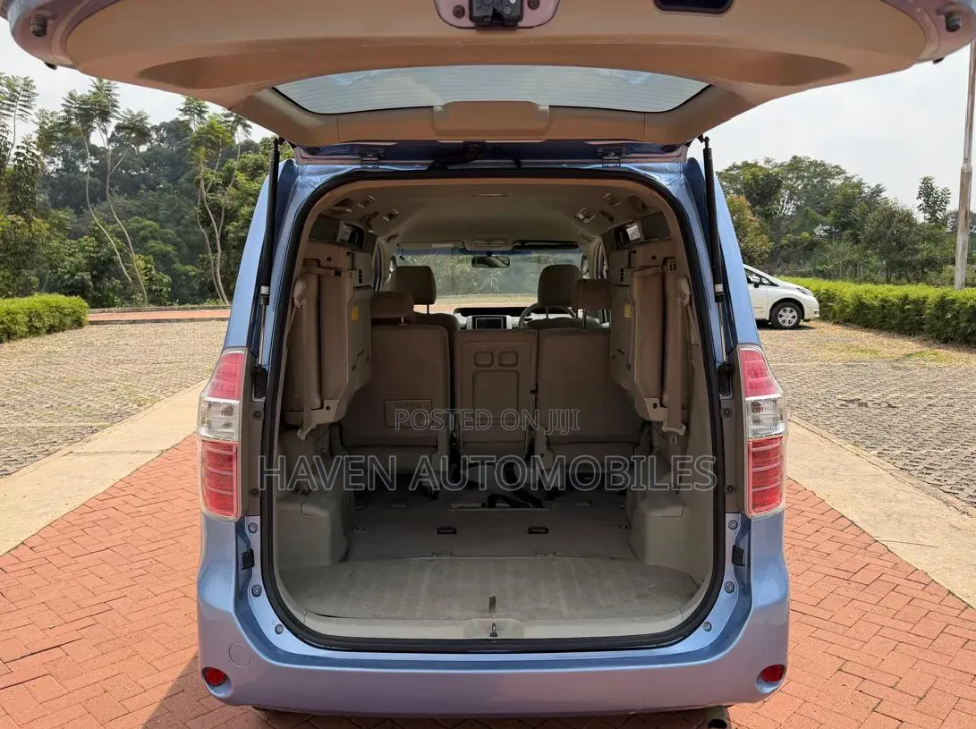 Toyota Noah 2009 Blue