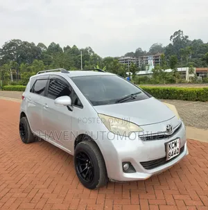 Toyota Ractis 2013 Silver