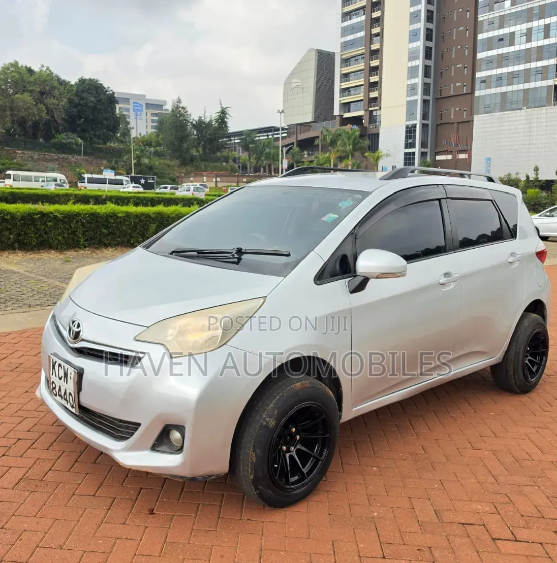 Toyota Ractis 2013 Silver