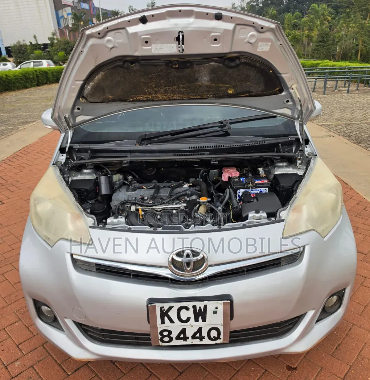 Toyota Ractis 2013 Silver