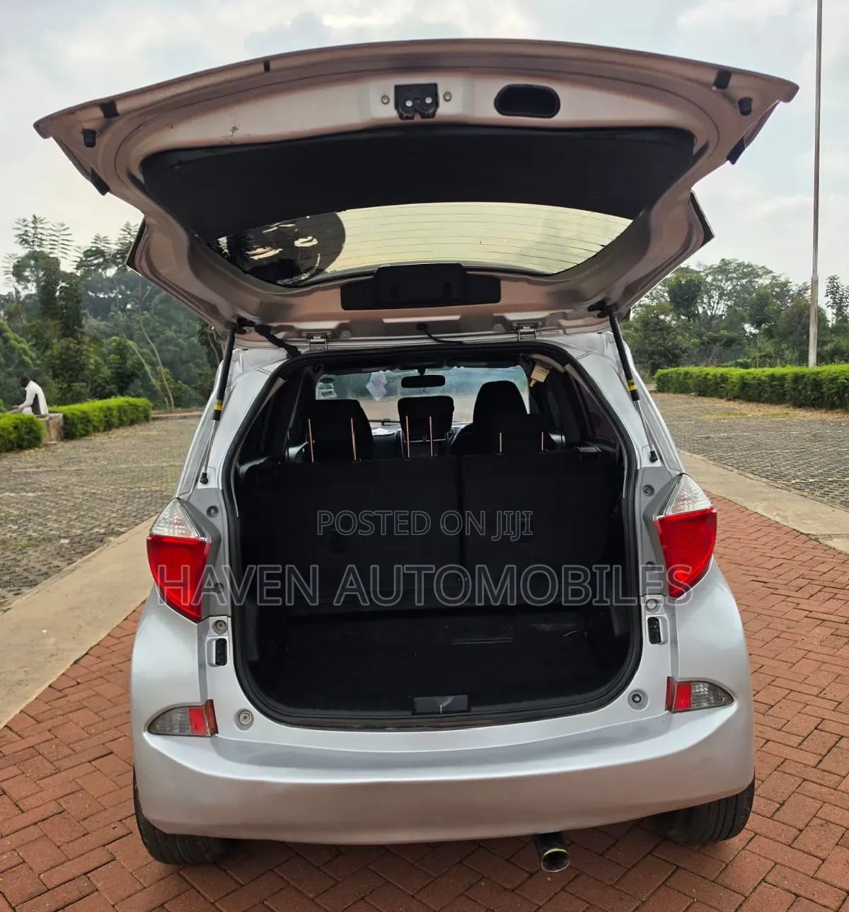 Toyota Ractis 2013 Silver