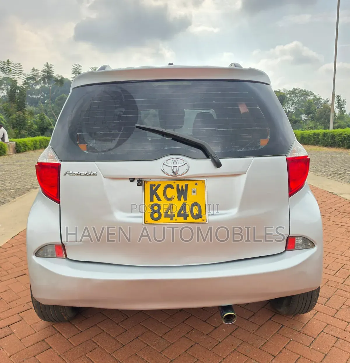 Toyota Ractis 2013 Silver