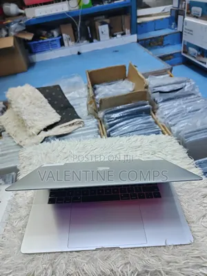 Laptop Apple MacBook Pro 2019 16GB Intel Core i7 SSD 512GB