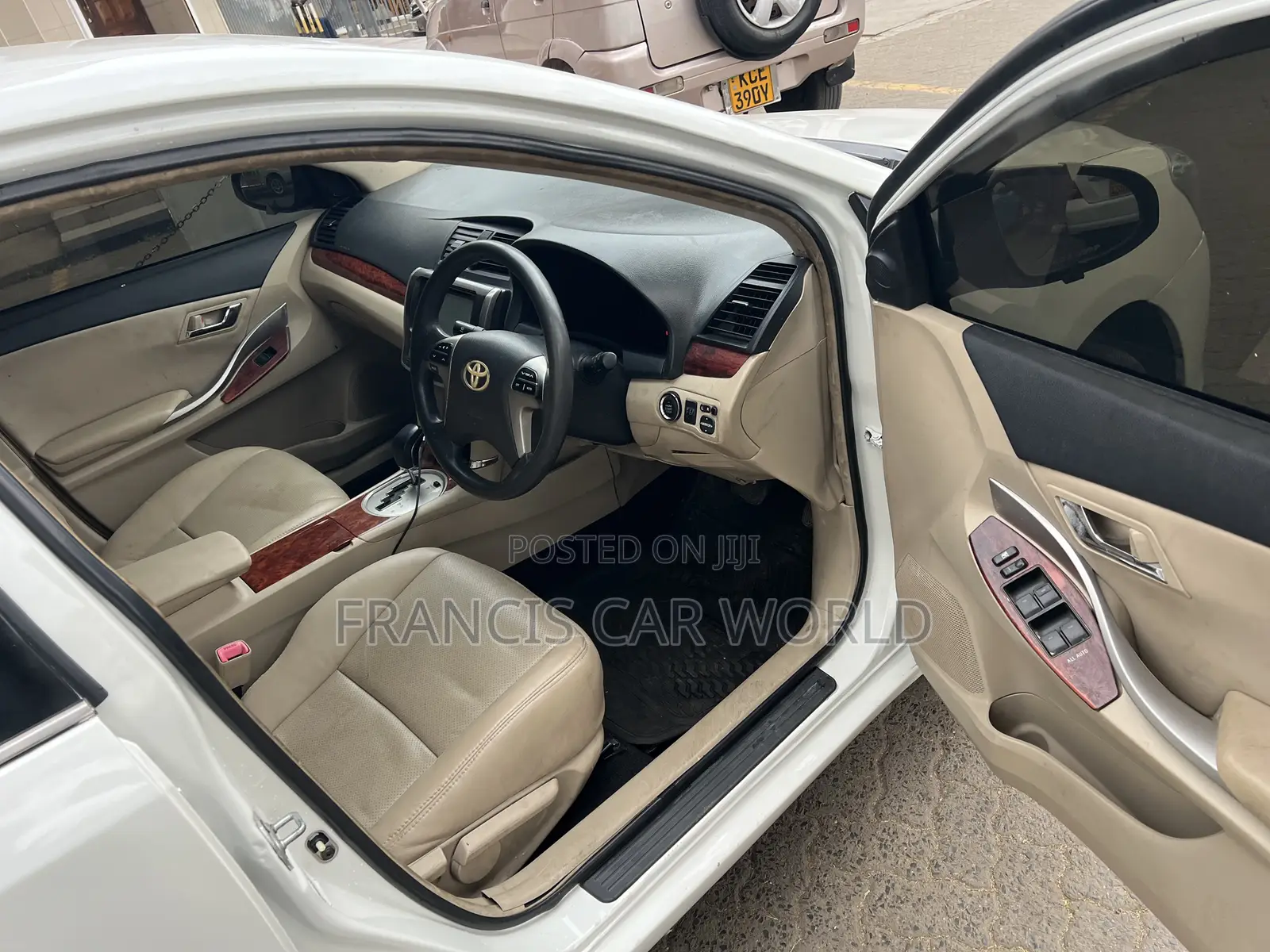 Toyota Premio 2015 Off white