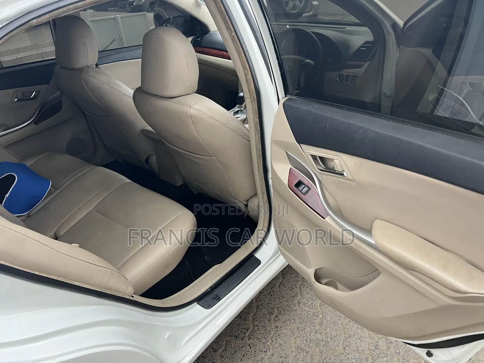Toyota Premio 2015 Off white