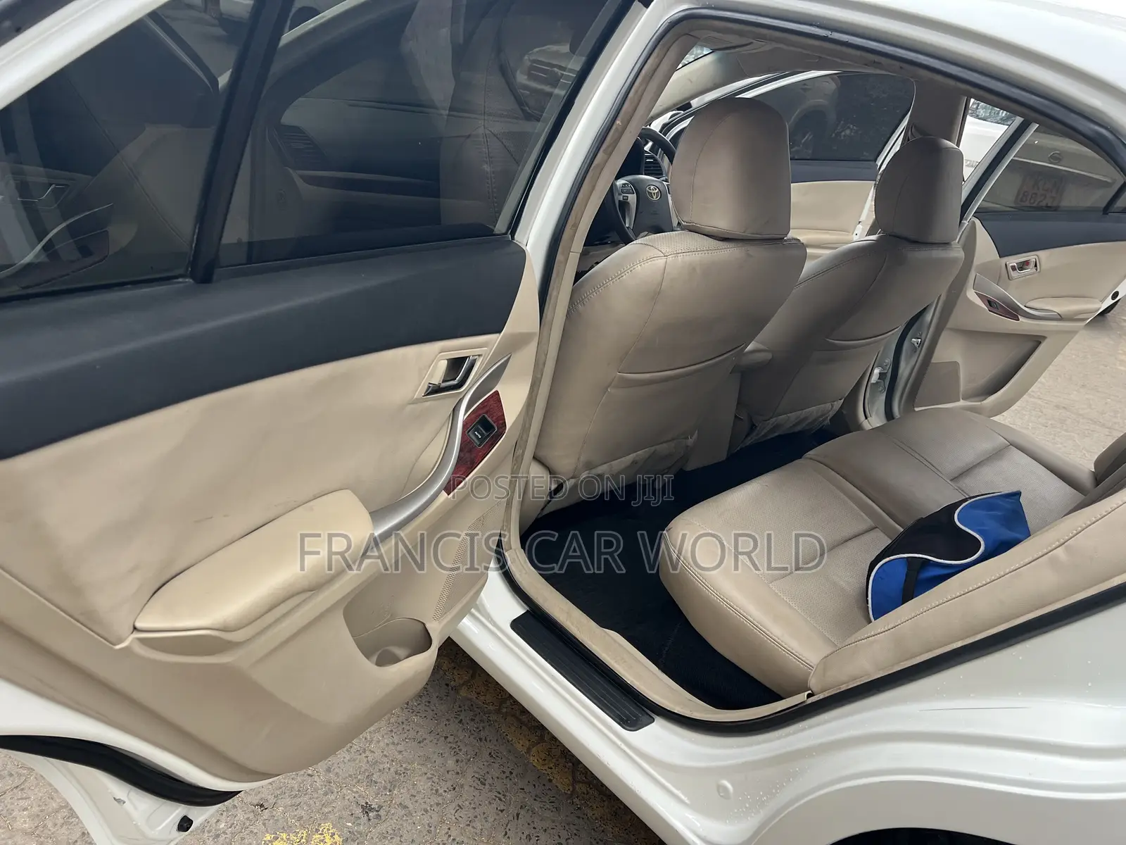 Toyota Premio 2015 Off white