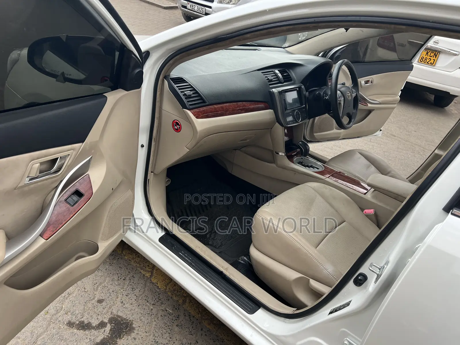 Toyota Premio 2015 Off white