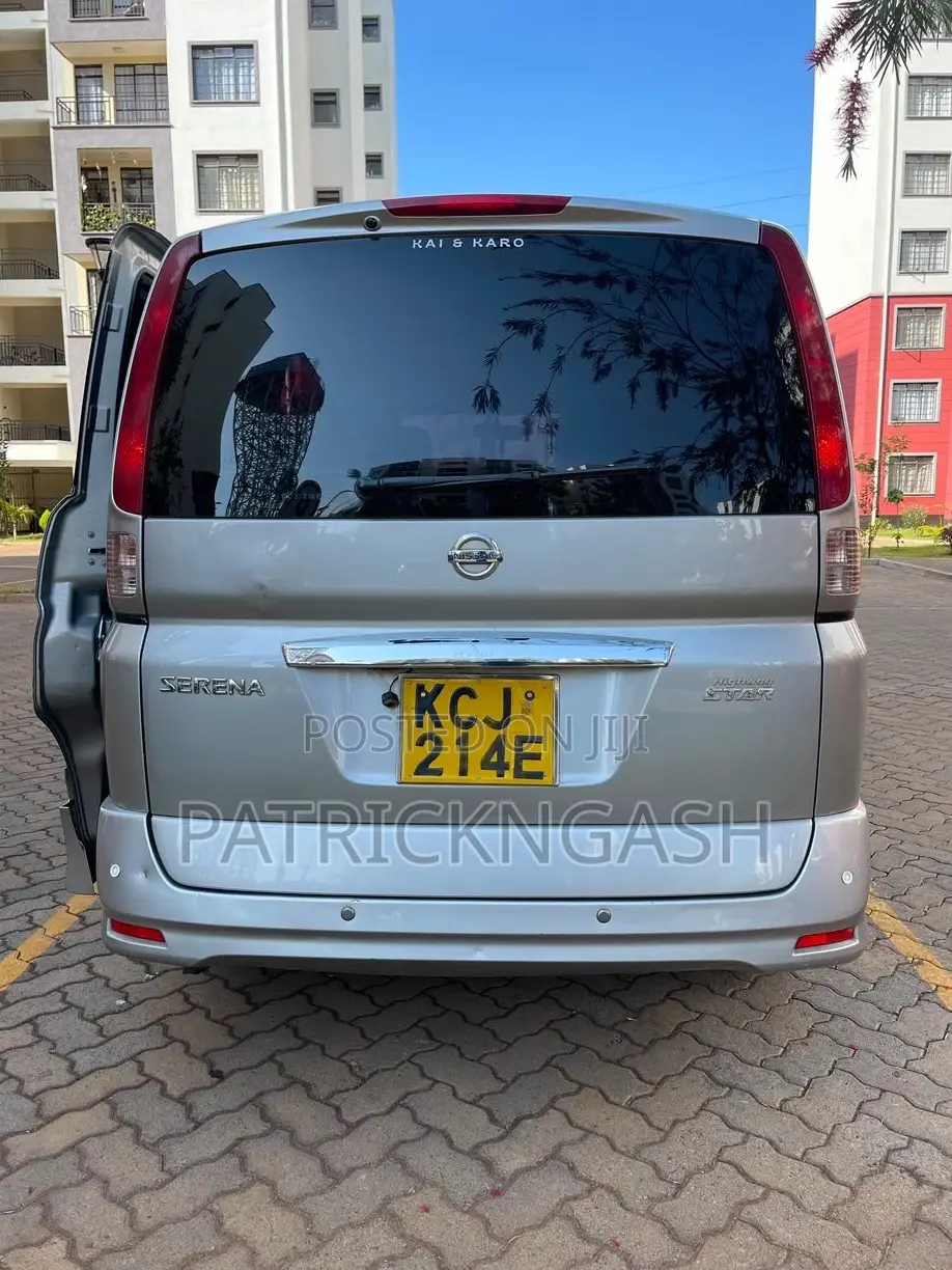 Nissan Serena 2009 Silver