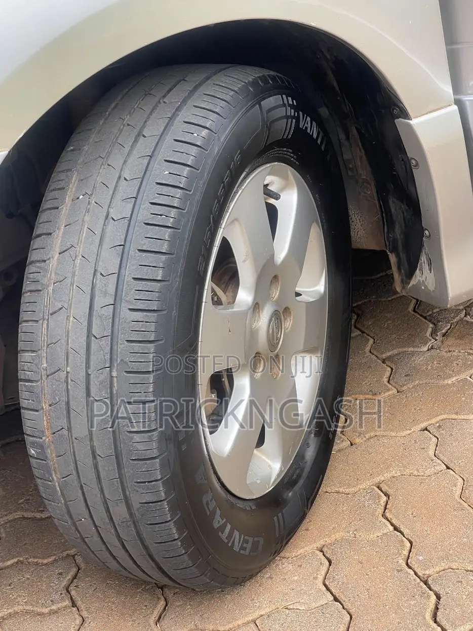 Nissan Serena 2009 Silver
