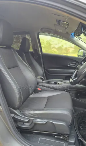Honda Vezel 2019 Silver