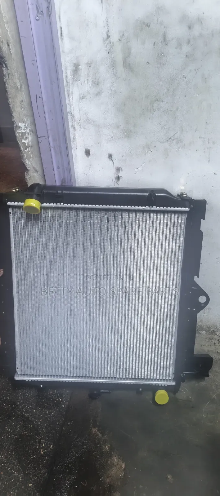 Toyota Land Cruiser 79 Radiator