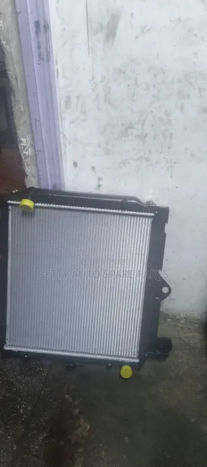 Toyota Land Cruiser 79 Radiator
