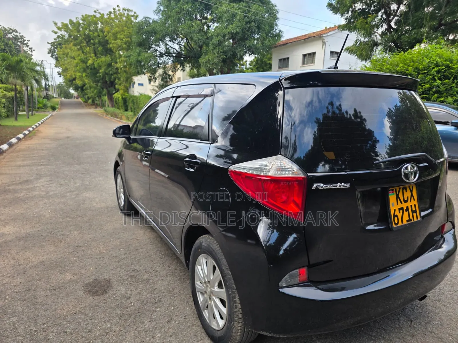 Toyota Ractis 2012 Black