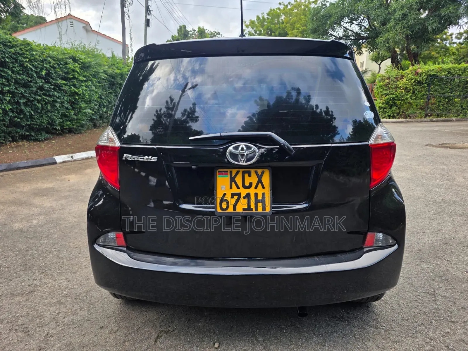 Toyota Ractis 2012 Black
