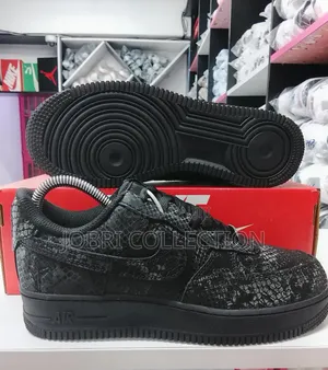 Nike Airforce 1 " Kobe "
Sneakers