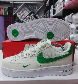 Nike Air Force 1 Low " Sail Malachite"
Sneakers
