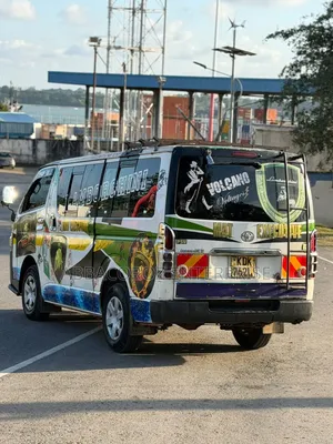 Toyota HiAce 2015 White