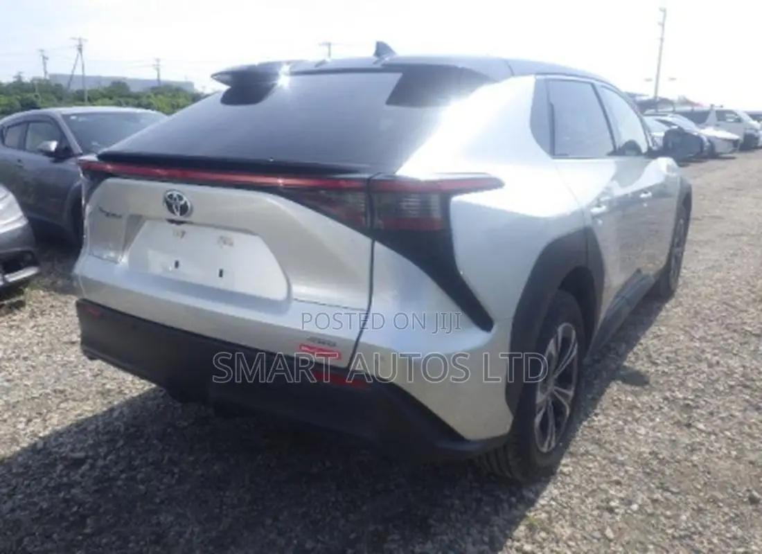 Toyota bZ4X 71.4 kWh FWD 2022 Silver