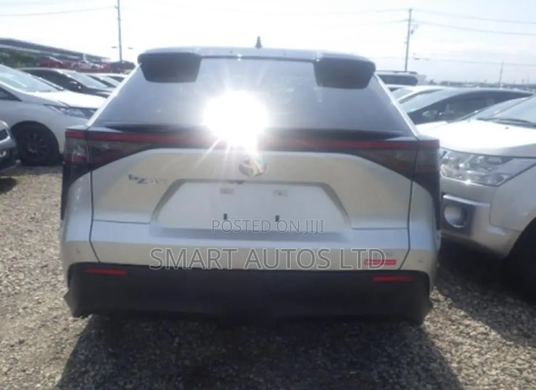Toyota bZ4X 71.4 kWh FWD 2022 Silver