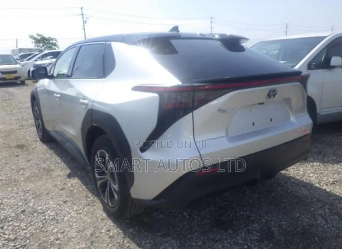 Toyota bZ4X 71.4 kWh FWD 2022 Silver