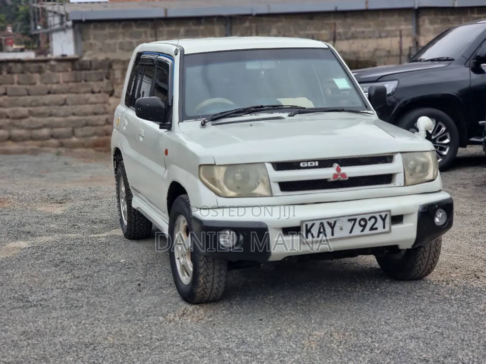 Mitsubishi Pajero IO 2000 White