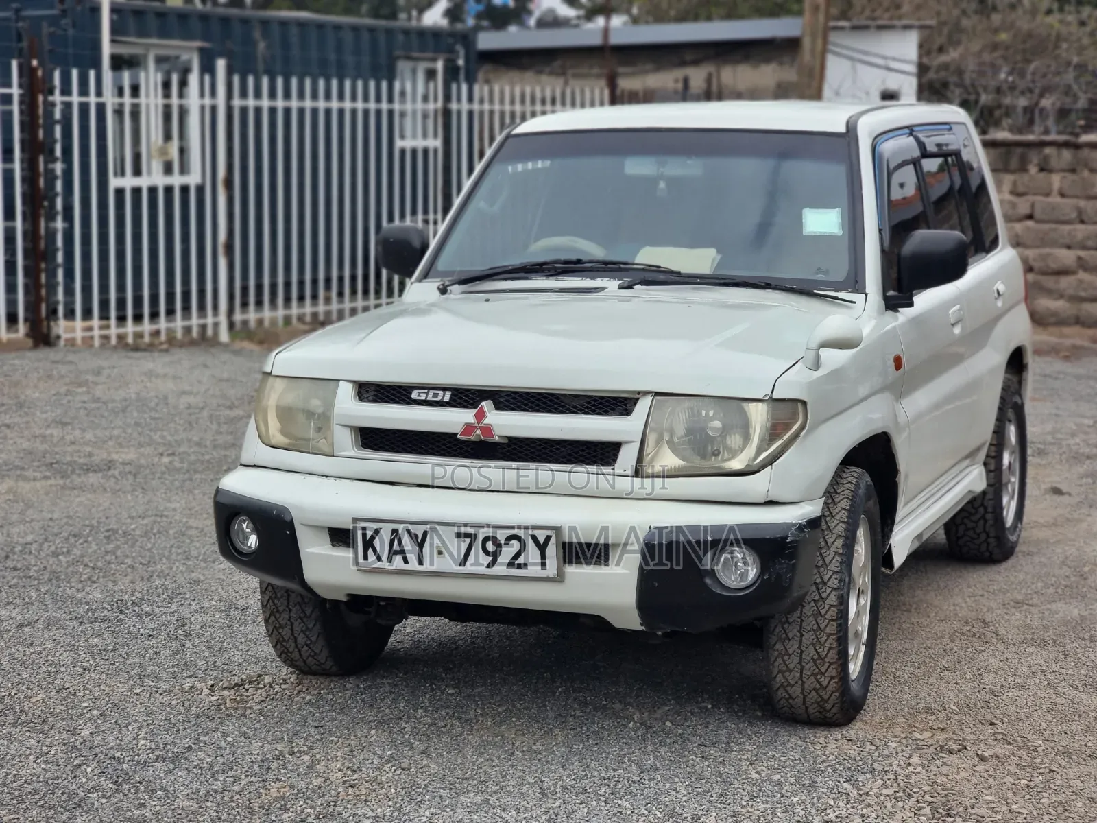Mitsubishi Pajero IO 2000 White