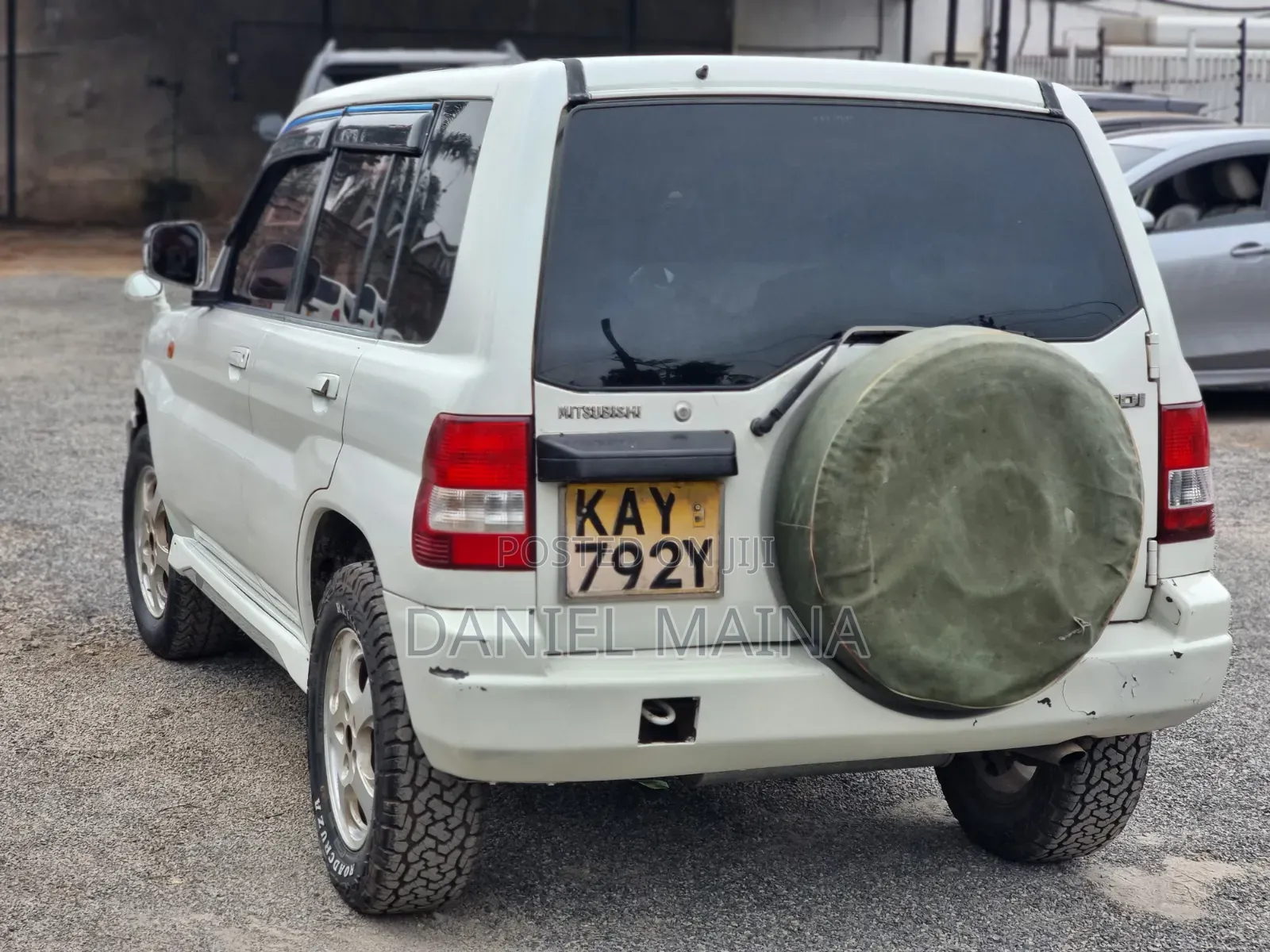Mitsubishi Pajero IO 2000 White