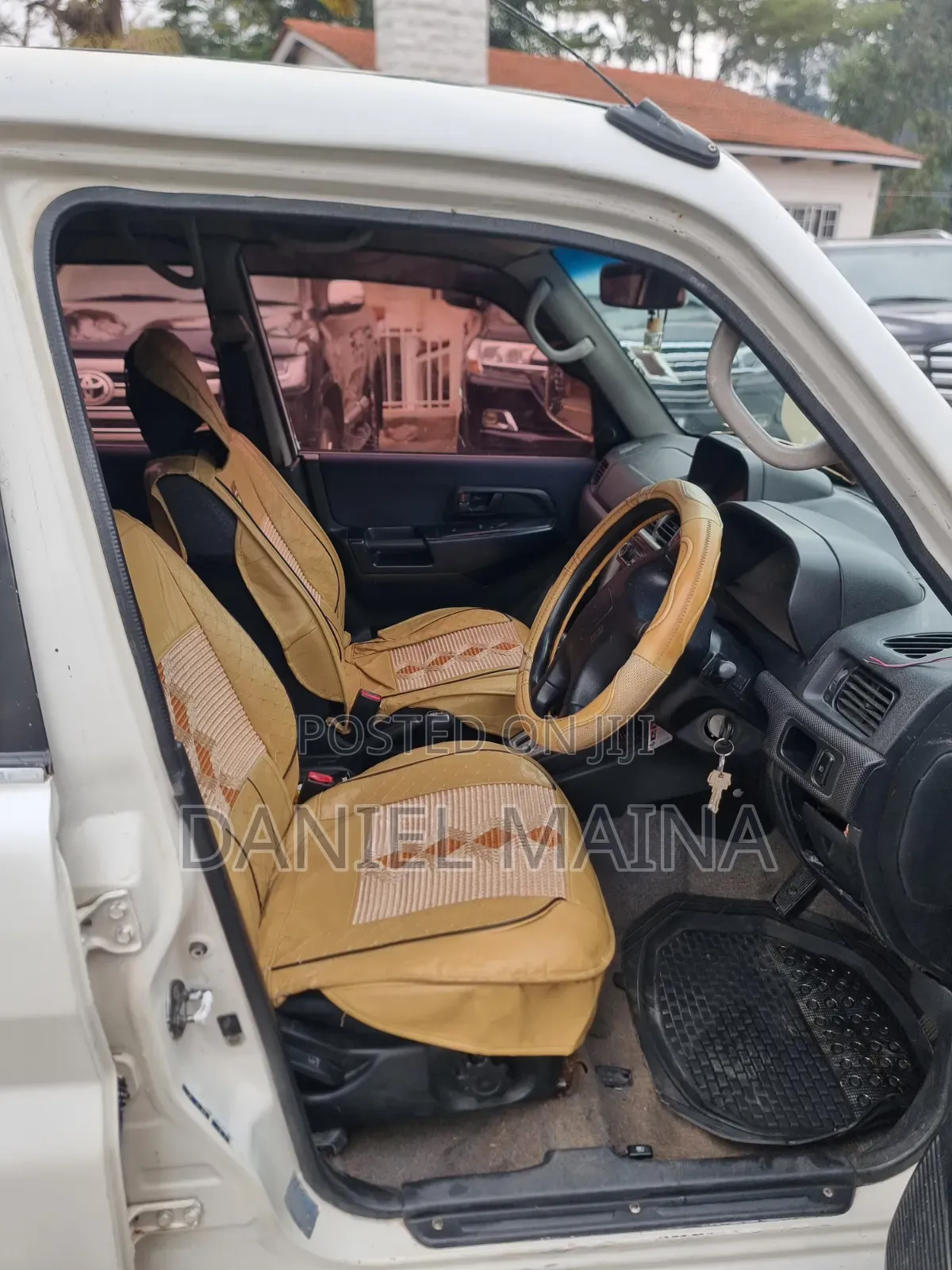 Mitsubishi Pajero IO 2000 White
