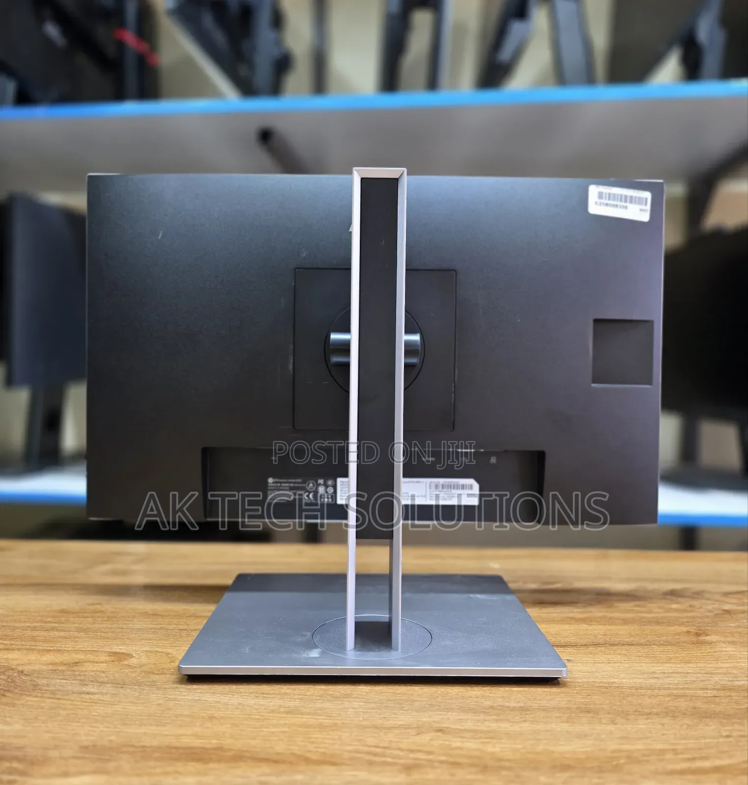 HP E223 Monitor
22 Inch Edge to Edge Monitor 
Vga/Hdmi/Display